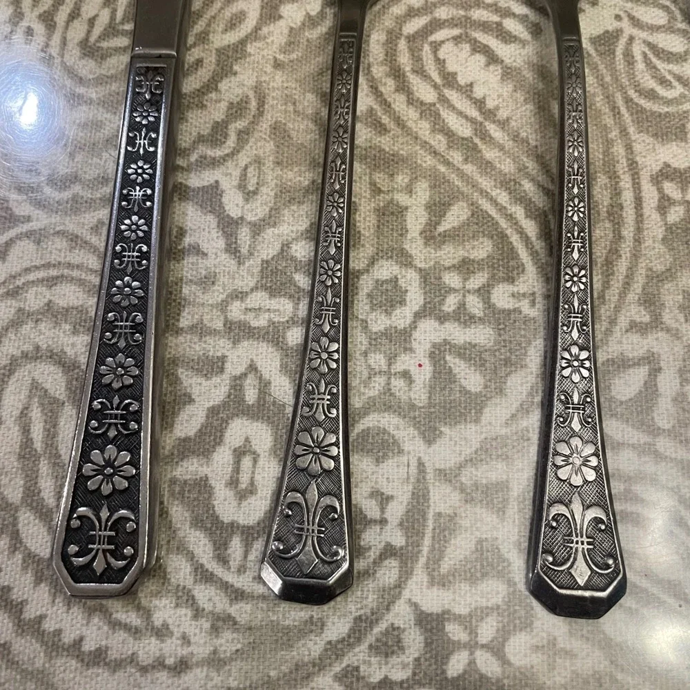 Vintage INTERPUR Florenz 8 Petal Stainless Korea 1 place setting 5 pc
